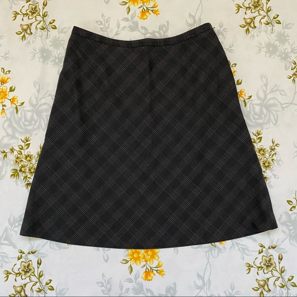 Talbots Size 8P Grey Plaid Skirt